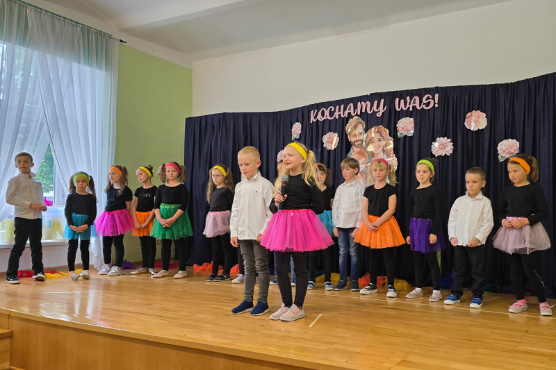 Dzień Mamy i Taty - Starszaki Dzień Mamy - starszaki