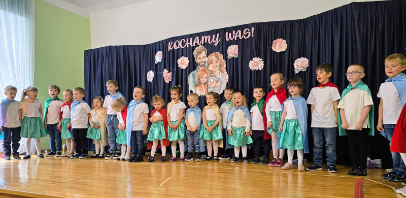 Dzień Mamy i Taty - Maluszki Dzień mamy - maluszki